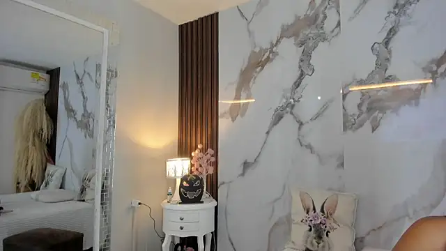 hannahill69 online show from 10-09-25, 04:35