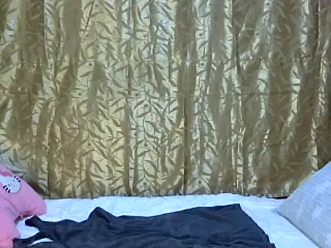 Snapshot of LisaSexyBody chatting on 09-23-25, 07:48 LisaSexyBody online show from 09-23-25, 07:48