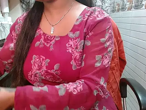 LovingPihu online show from 02-12-26, 06:13