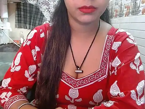 LovingPihu online show from 11-18-25, 06:17