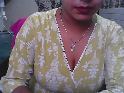 LovingPihu online show from 06-05-26, 06:18
