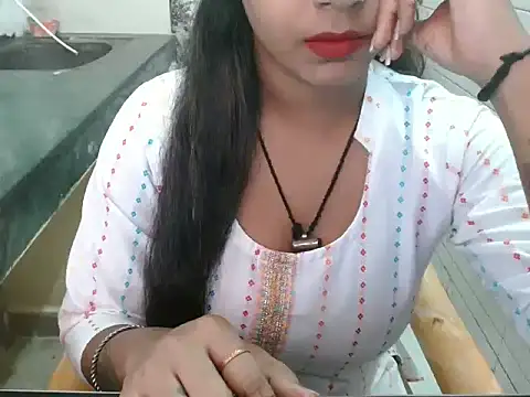 LovingPihu online show from 10-11-25, 05:41