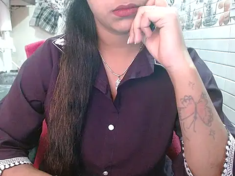 LovingPihu online show from 03-25-26, 06:02