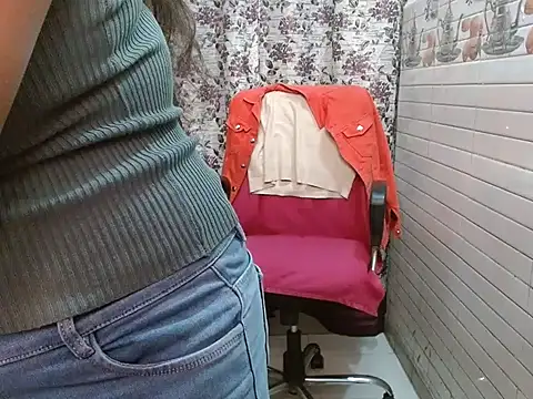 LovingPihu online show from 11-23-25, 05:39