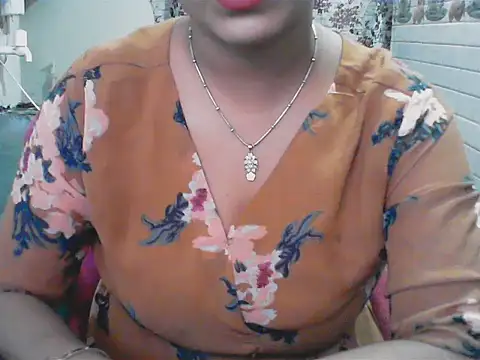 LovingPihu online show from 06-15-26, 05:29