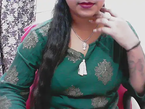 Snapshot of LovingPihu chatting on 05-24-26, 05:40 LovingPihu online show from 05-24-26, 05:40