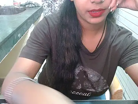 LovingPihu online show from 10-13-25, 05:31