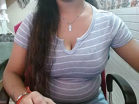 LovingPihu online show from 04-04-26, 04:41