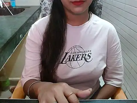 LovingPihu online show from 09-11-25, 06:02