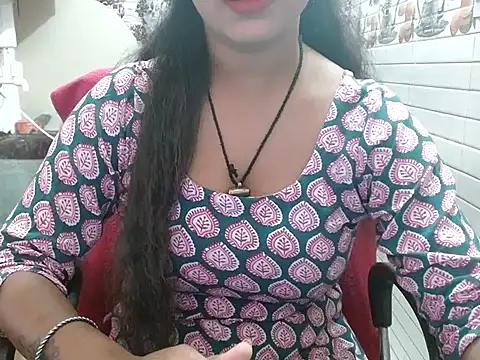 LovingPihu online show from 10-30-25, 05:39