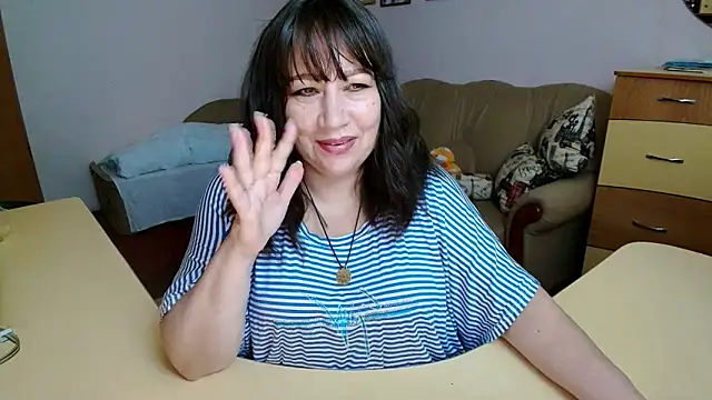 Snapshot of Lucretia_Goldi_ chatting on 10-19-25, 08:44 Lucretia Goldi  online show from 10-19-25, 08:44