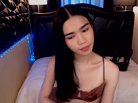 Snapshot of VerSexTs chatting on 06-18-26, 11:37 VerSexTs online show from 06-18-26, 11:37