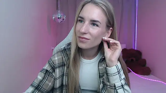 Snapshot of DeboraHorny chatting on 05-16-26, 06:12 DeboraHorny online show from 05-16-26, 06:12