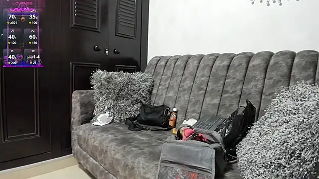 Snapshot of Keyla_Milf chatting on 10-15-25, 02:21 Keyla Milf online show from 10-15-25, 02:21