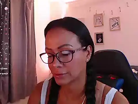 emmily castro online show from 10-06-25, 01:01