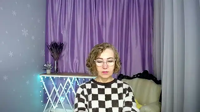 queen a n i online show from 06-01-26, 08:25
