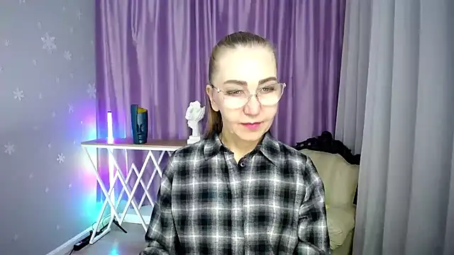 queen a n i online show from 09-28-25, 09:27