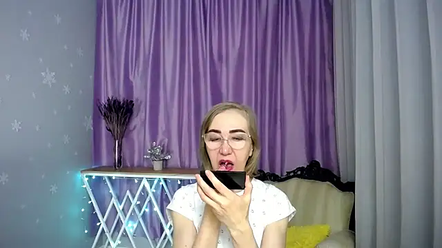 queen a n i online show from 04-23-26, 09:49