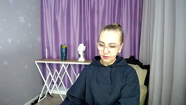 queen a n i online show from 09-20-25, 10:31