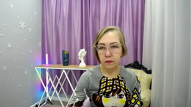 queen a n i online show from 11-17-25, 11:58