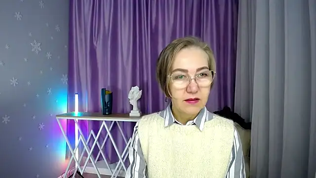 queen a n i online show from 10-10-25, 06:47