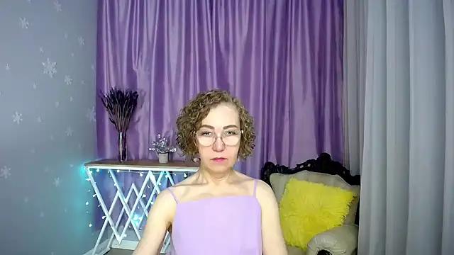 queen a n i online show from 05-17-26, 09:42