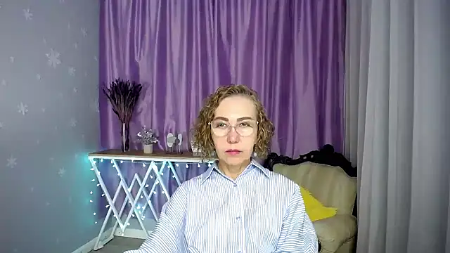 Snapshot of queen_a_n_i chatting on 07-09-26, 08:15 queen a n i online show from 07-09-26, 08:15