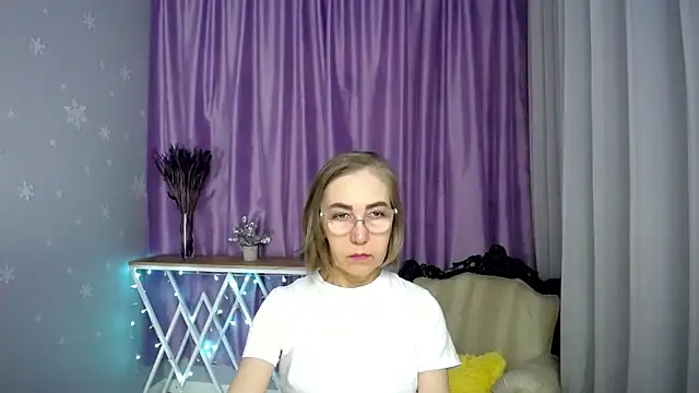 queen a n i online show from 04-19-26, 09:43