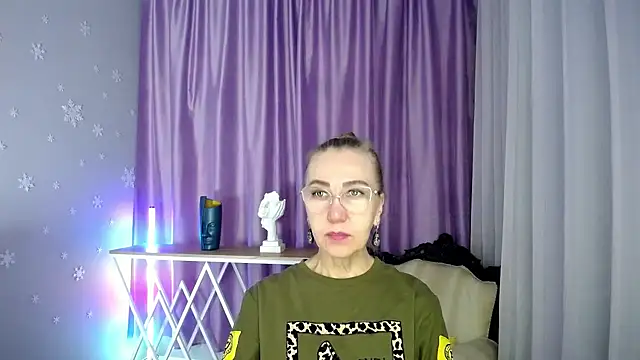 queen a n i online show from 09-09-25, 08:13