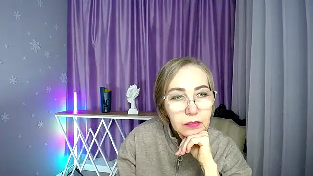 queen a n i online show from 11-07-25, 11:15