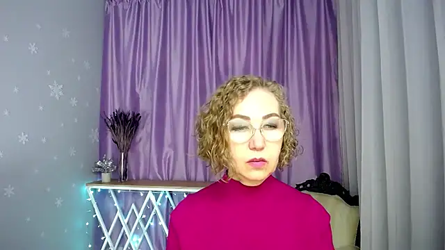 Snapshot of queen_a_n_i chatting on 06-12-26, 10:57 queen a n i online show from 06-12-26, 10:57