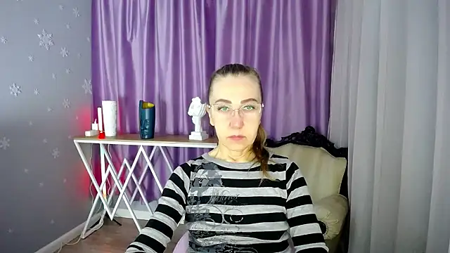 queen a n i online show from 03-07-25, 06:13