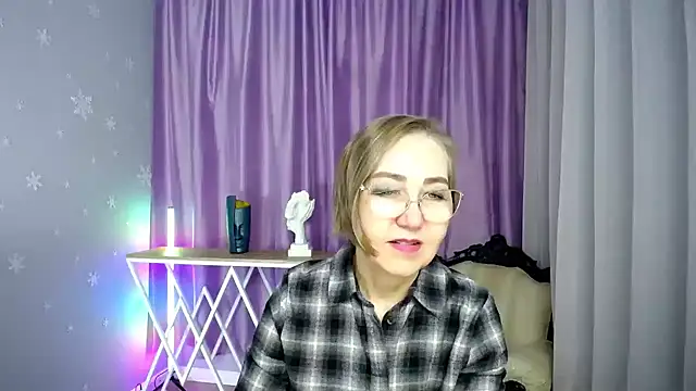 queen a n i online show from 11-28-25, 09:53