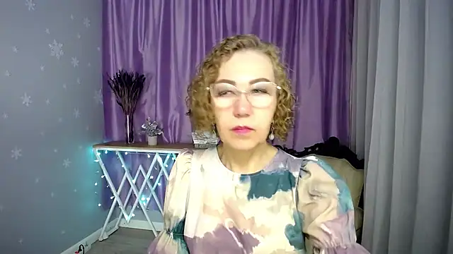 Snapshot of queen_a_n_i chatting on 06-20-26, 05:56 queen a n i online show from 06-20-26, 05:56