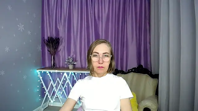 queen a n i online show from 04-18-26, 09:00