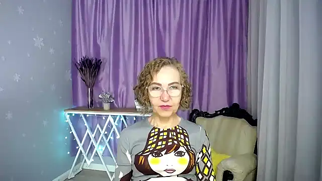 Snapshot of queen_a_n_i chatting on 06-21-26, 07:14 queen a n i online show from 06-21-26, 07:14