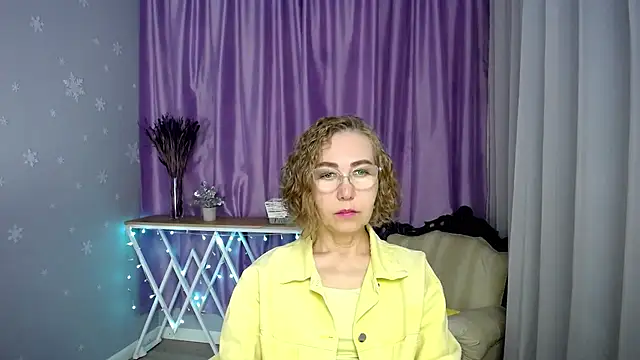 Snapshot of queen_a_n_i chatting on 06-26-26, 09:37 queen a n i online show from 06-26-26, 09:37