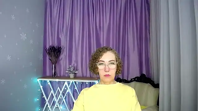 queen a n i online show from 05-15-26, 08:01