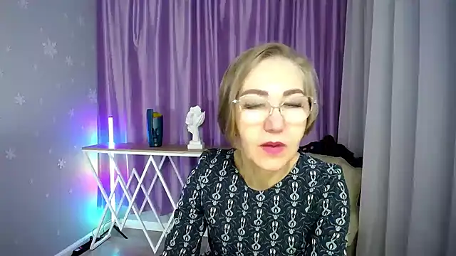 queen a n i online show from 10-14-25, 12:39