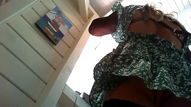 KatiaEnFeu online show from 10-07-25, 01:34