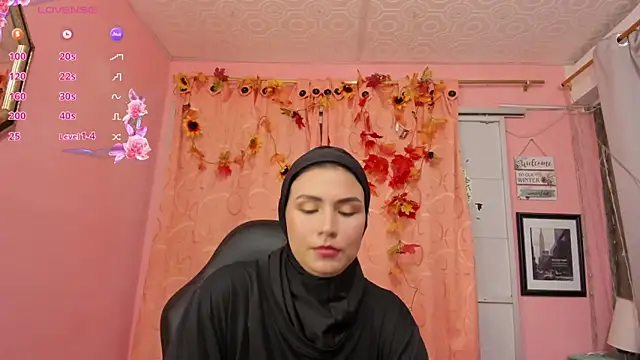 Snapshot of DarshaKhemu chatting on 09-25-25, 08:59 DarshaKhemu online show from 09-25-25, 08:59