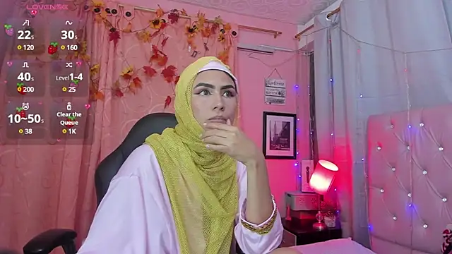 Snapshot of DarshaKhemu chatting on 02-12-25, 08:40 DarshaKhemu online show from 02-12-25, 08:40