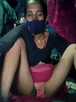 Snapshot of Mohni_Das chatting on 10-13-25, 08:21 Mohni Das online show from 10-13-25, 08:21