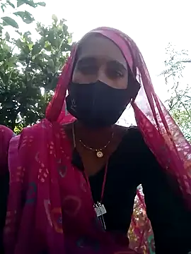 Snapshot of Mohni_Das chatting on 10-13-25, 08:05 Mohni Das online show from 10-13-25, 08:05