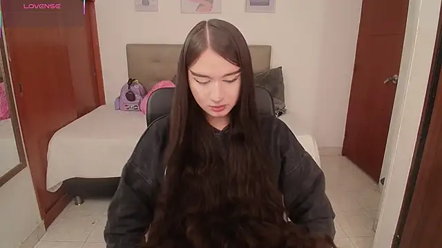 Snapshot of Miley_Baker chatting on 02-18-26, 02:35 Miley Baker online show from 02-18-26, 02:35