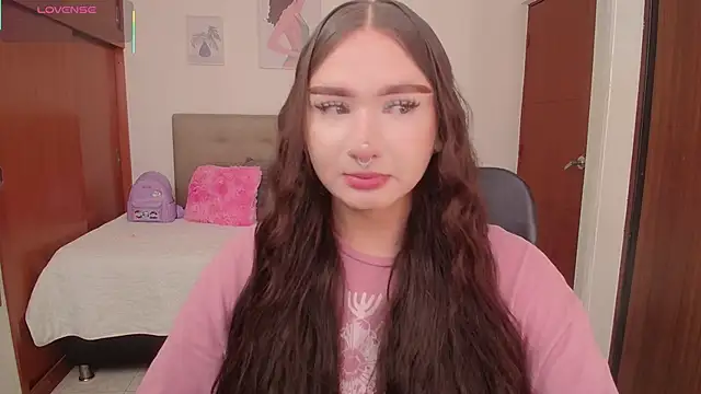 Snapshot of Miley_Baker chatting on 02-05-26, 01:29 Miley Baker online show from 02-05-26, 01:29