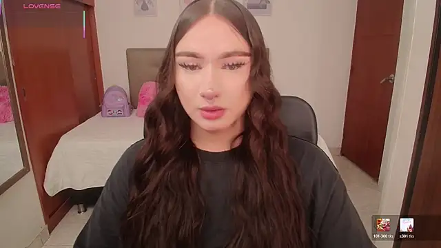 Snapshot of Miley_Baker chatting on 02-04-26, 01:17 Miley Baker online show from 02-04-26, 01:17