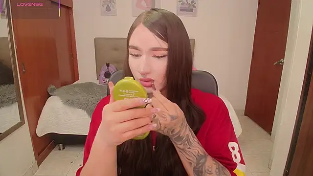 Snapshot of Miley_Baker chatting on 02-24-26, 03:13 Miley Baker online show from 02-24-26, 03:13