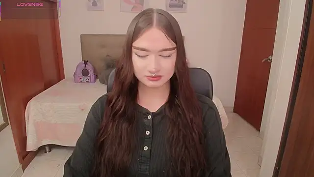 Snapshot of Miley_Baker chatting on 02-11-26, 01:55 Miley Baker online show from 02-11-26, 01:55