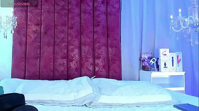 Selenee- online show from 12-20-25, 01:25